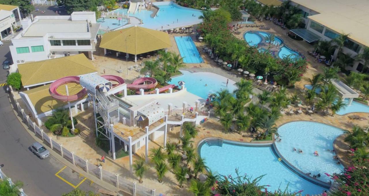 Lacqua Di Roma Com Piscina De Ondas Caldas Novas Exterior photo